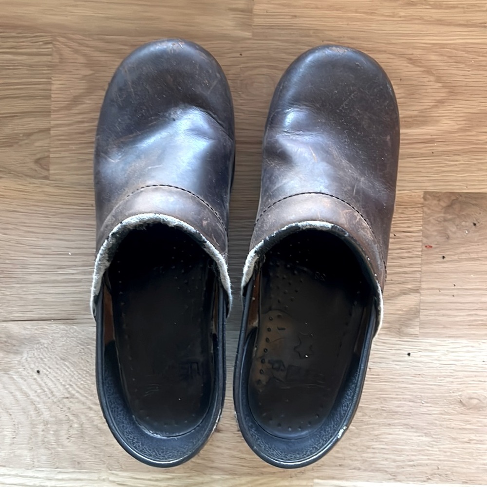 Size 38 Dansko shoes